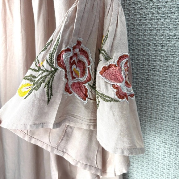 NWT Feathers Light Pink Flared Sleeve Blouse Women Sz Small- Boho Peasant Flowy - Picture 5 of 9